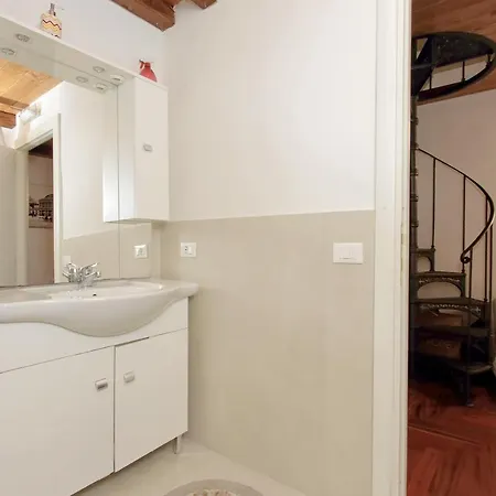 Sanctuary Apartment *